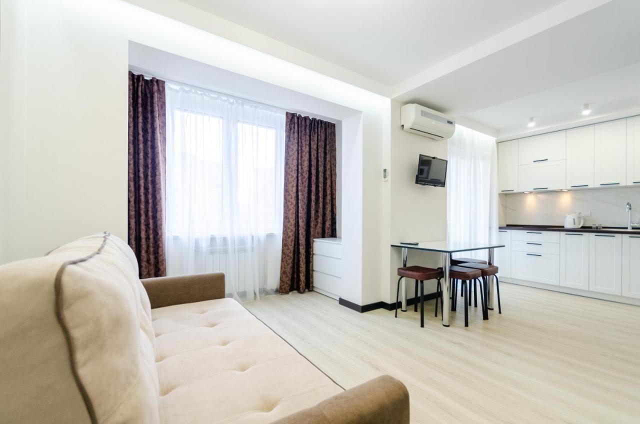 Artal Apartment On Obolonsky Avenue 31 基輔 外观 照片