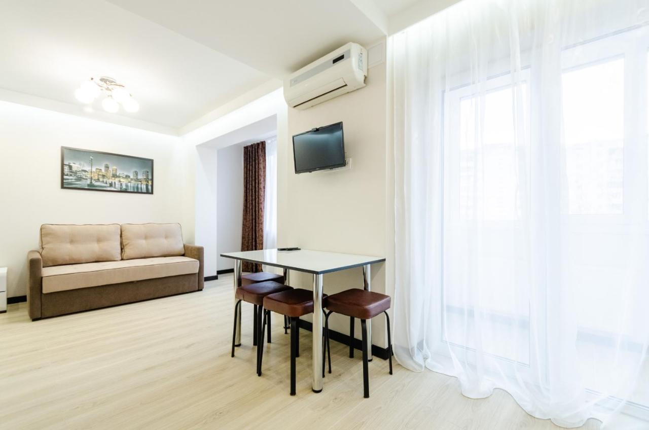 Artal Apartment On Obolonsky Avenue 31 基輔 外观 照片